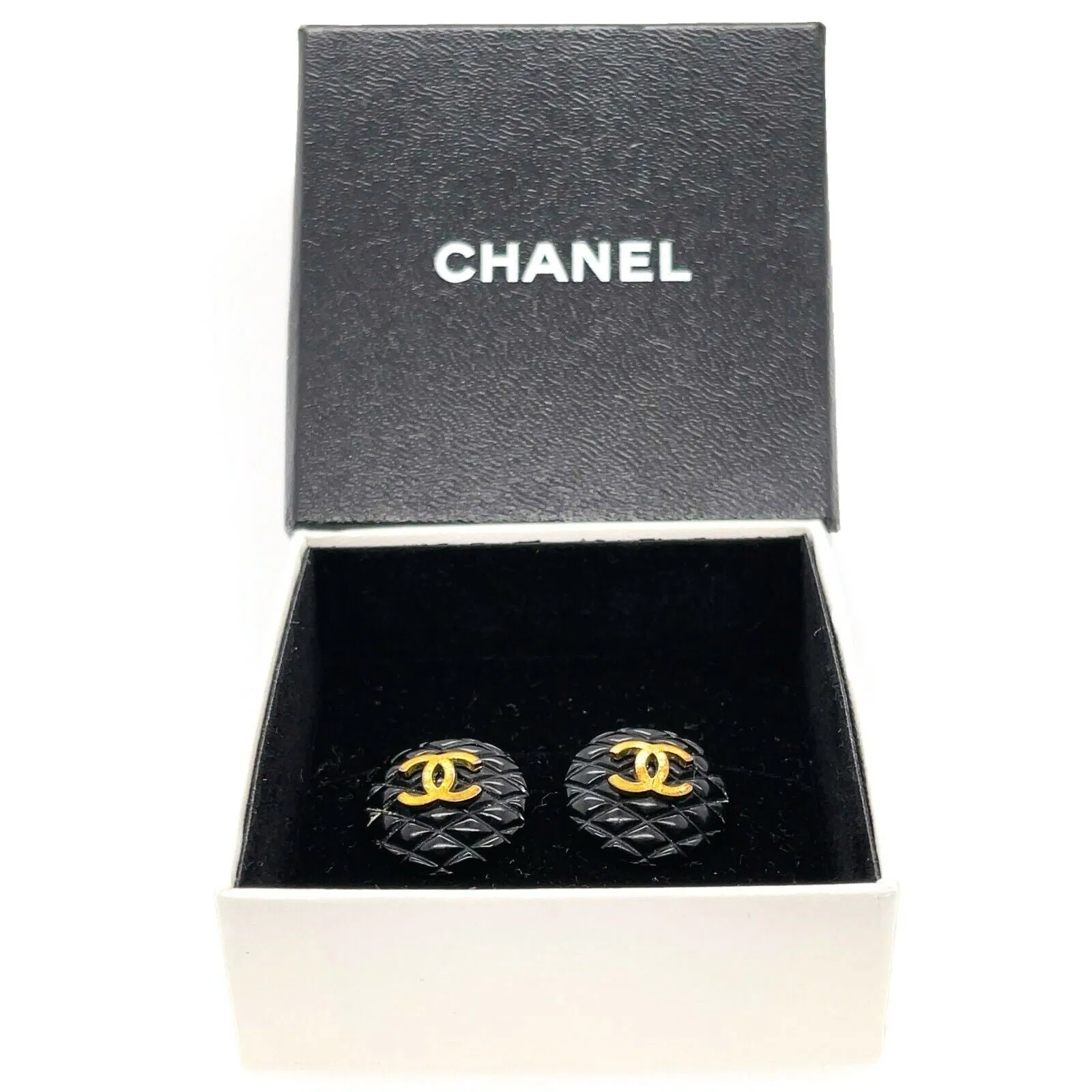 CHANEL-Vintage 94P Matelassé CC Logo Spring 1994 Clip On - Resin/Black Earrings