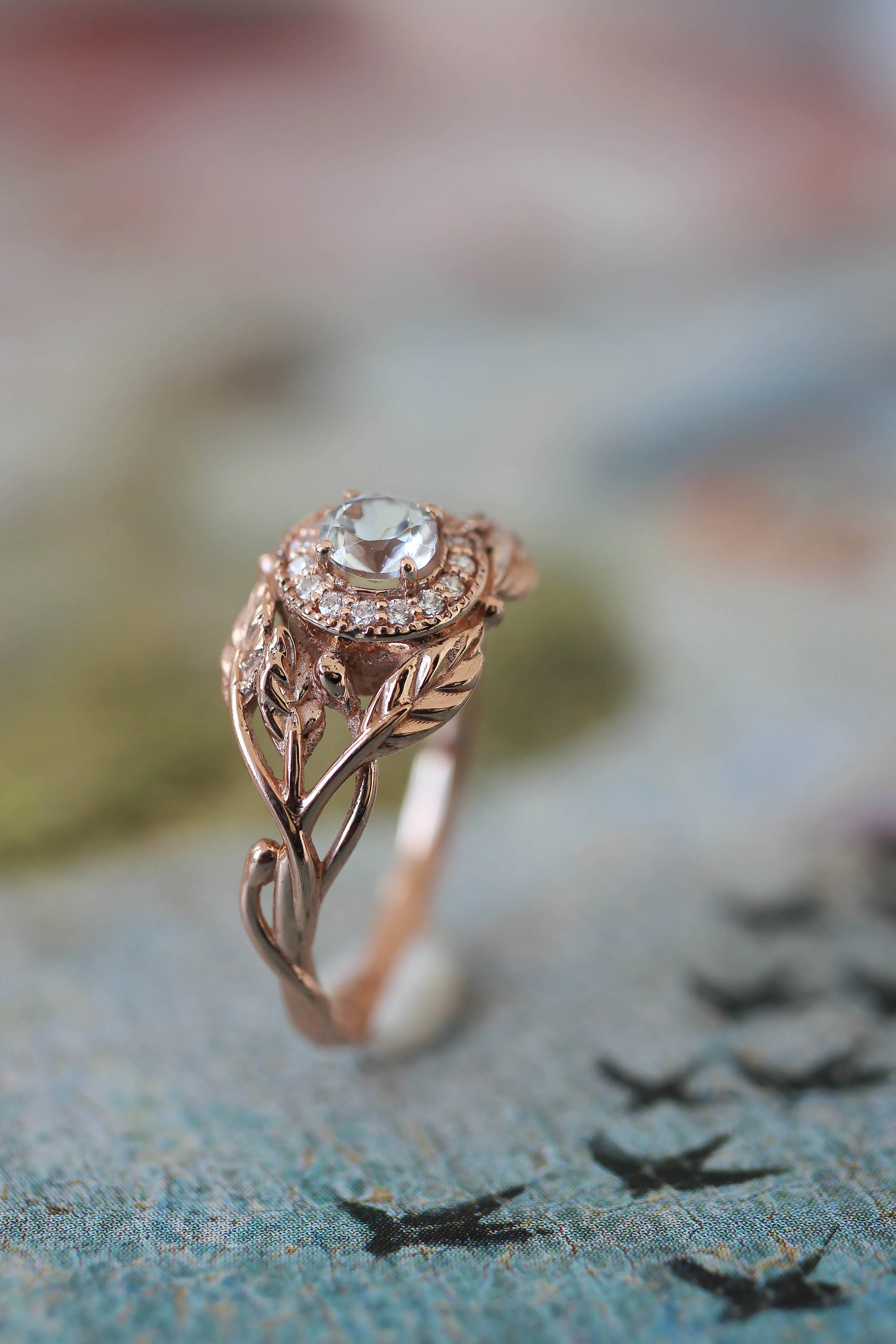 Diamond halo engagement ring with leaves / Tilia halo